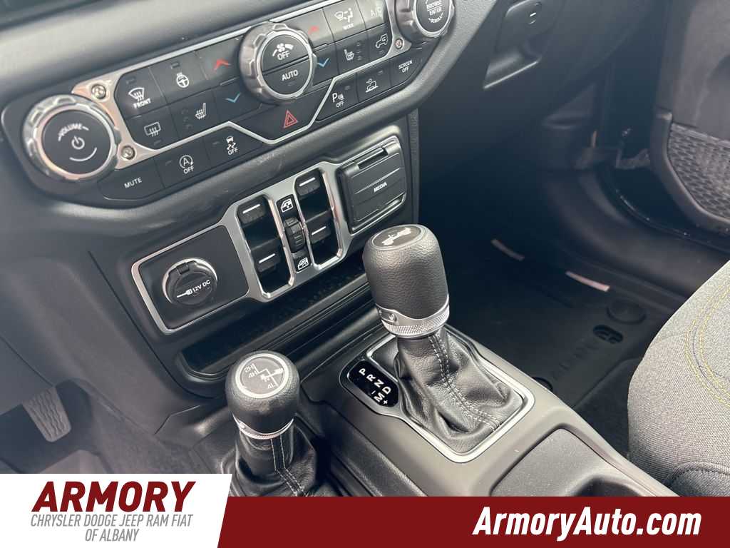 Thumbnail: 2025 Jeep Wrangler - 10