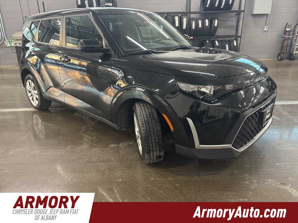 Thumbnail: 2023 Kia Soul - 3