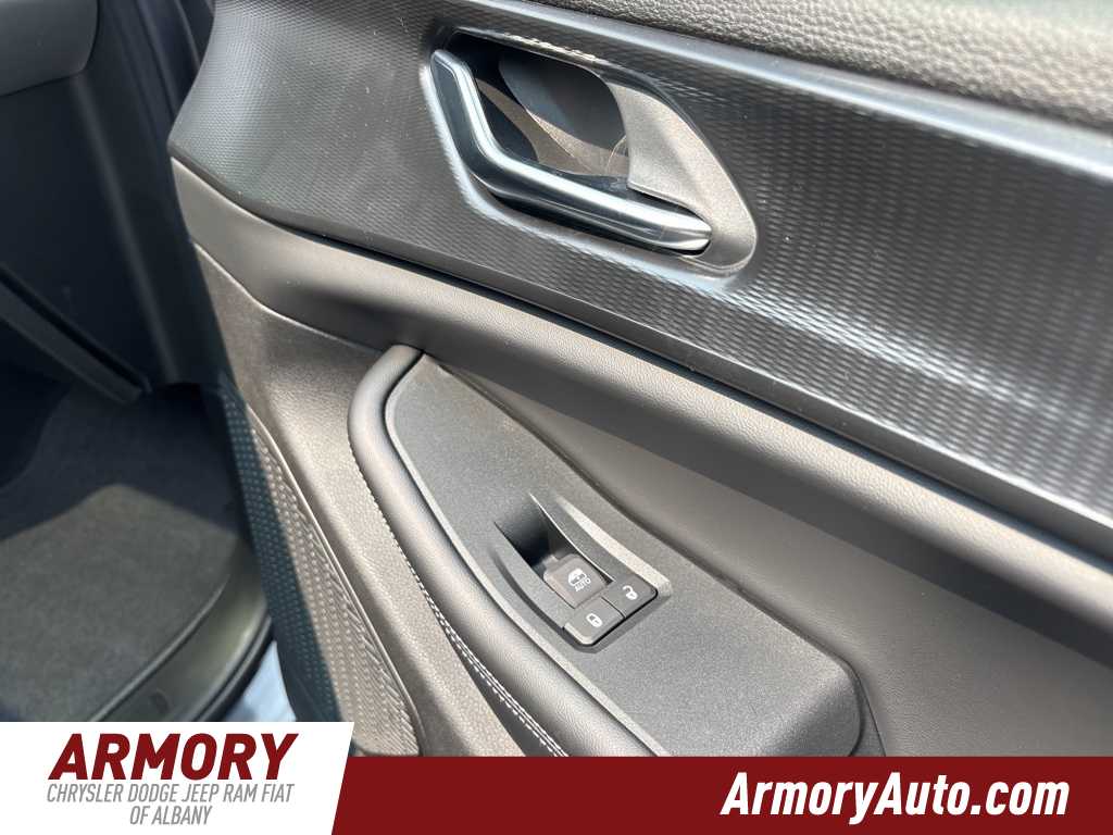 Thumbnail: 2025 Jeep Grand Cherokee - 33