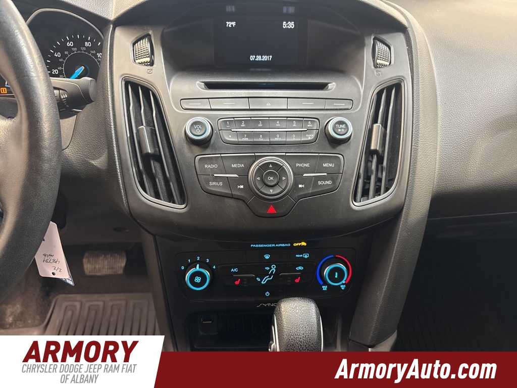 Thumbnail: 2017 Ford Focus - 16