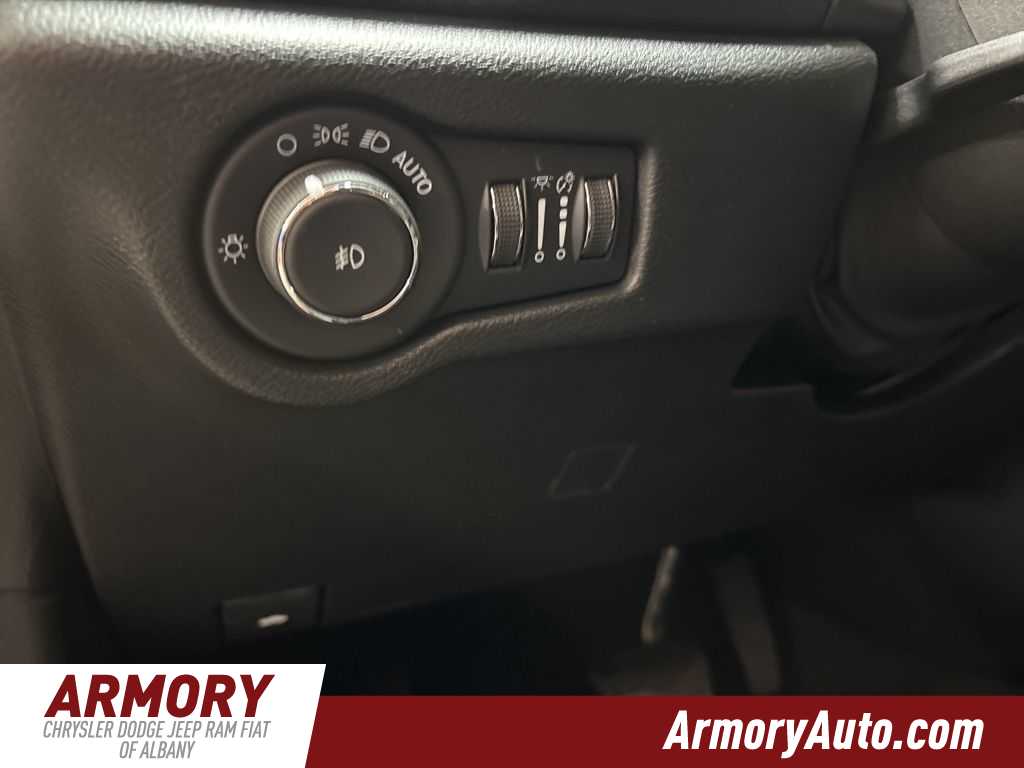 Thumbnail: 2026 Chrysler Pacifica - 11