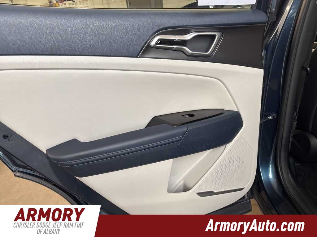 Thumbnail: 2023 Kia Sportage - 27