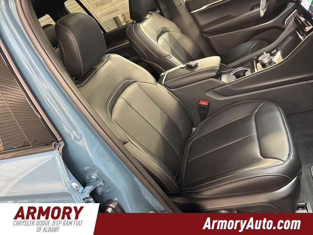 Thumbnail: 2026 Jeep Grand Cherokee - 38