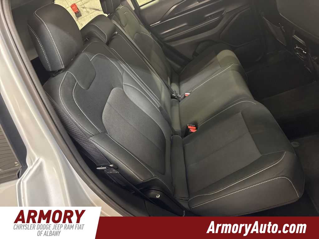 Thumbnail: 2023 Jeep Grand Cherokee - 36