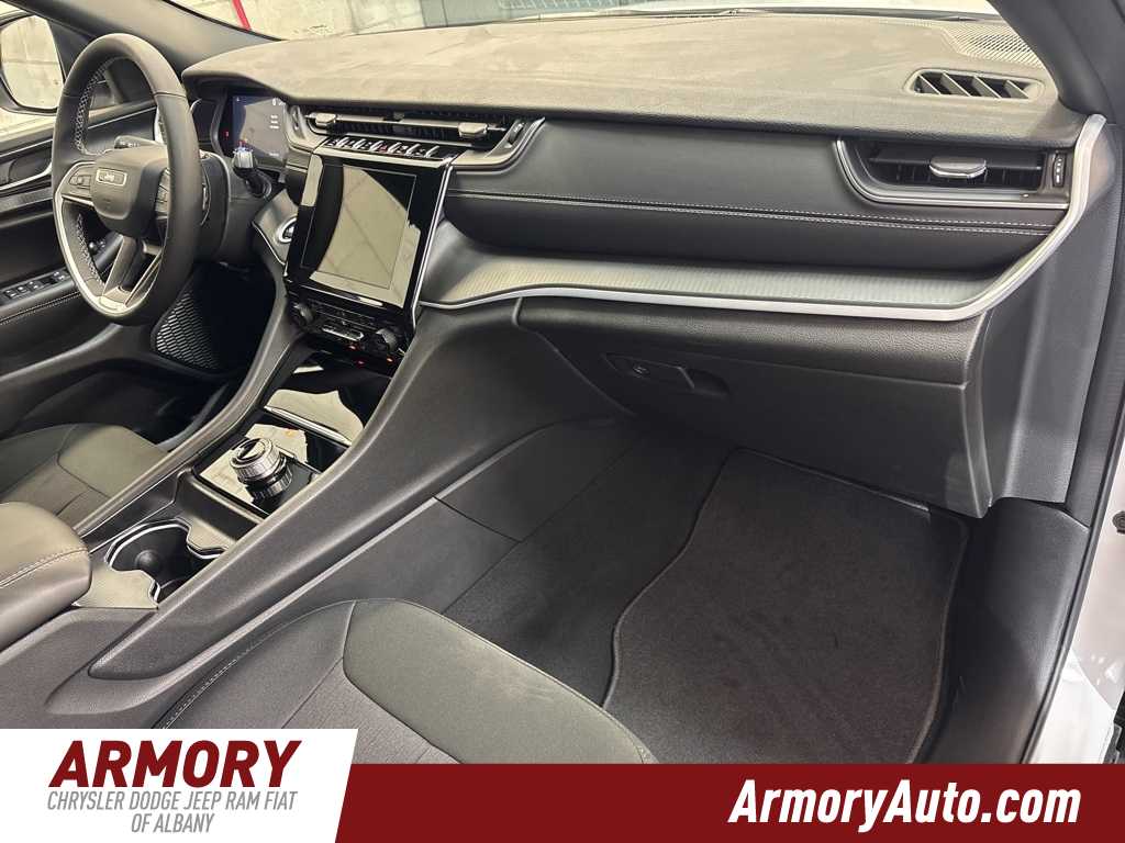 Thumbnail: 2025 Jeep Grand Cherokee - 41