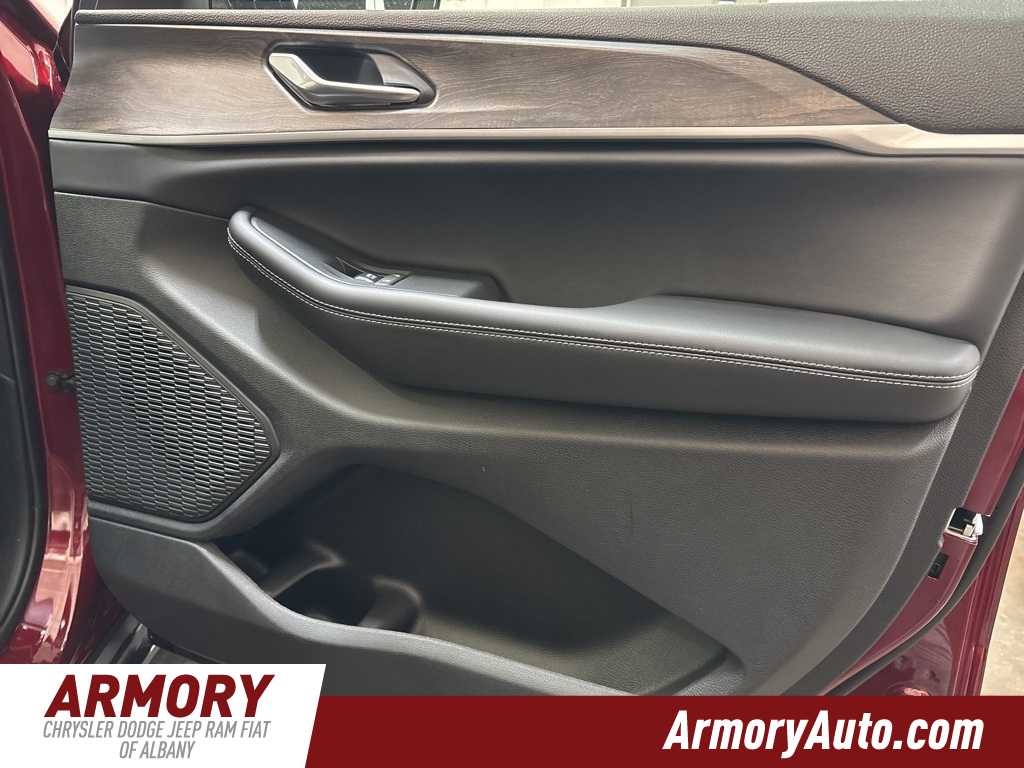 Thumbnail: 2025 Jeep Grand Cherokee L - 39