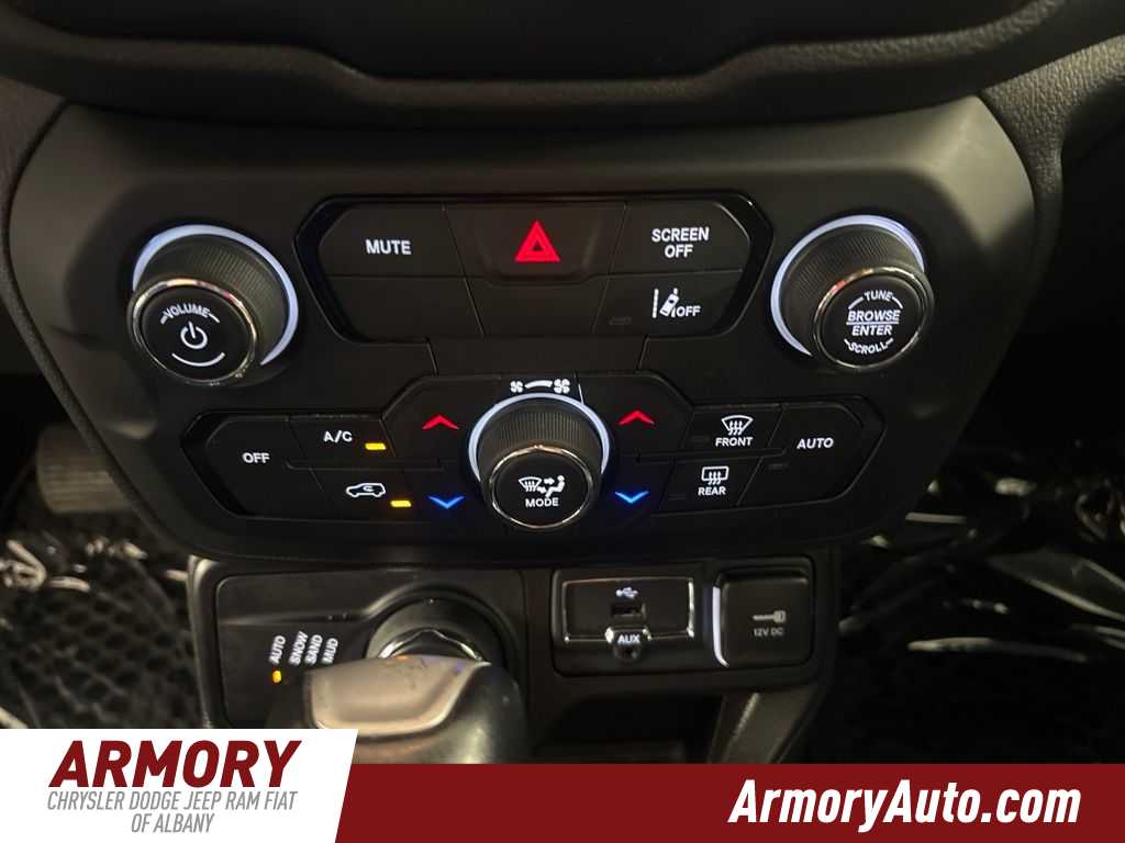 Thumbnail: 2023 Jeep Renegade - 20