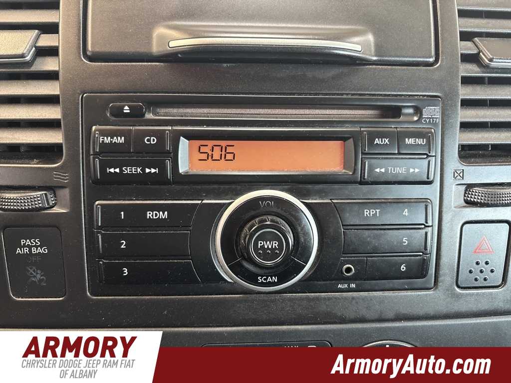 Thumbnail: 2011 Nissan Versa - 17