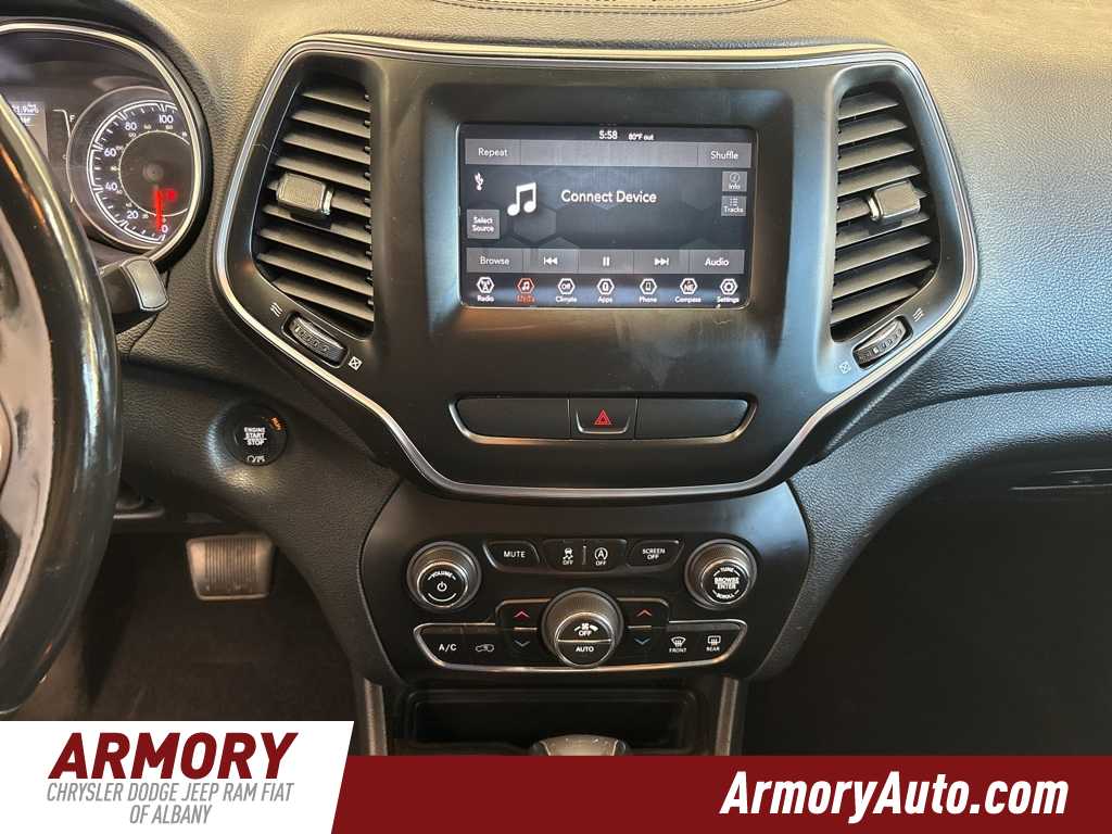 Thumbnail: 2019 Jeep Cherokee - 18