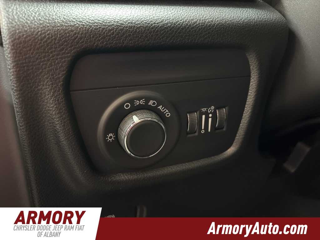 Thumbnail: 2025 Jeep Grand Cherokee - 13