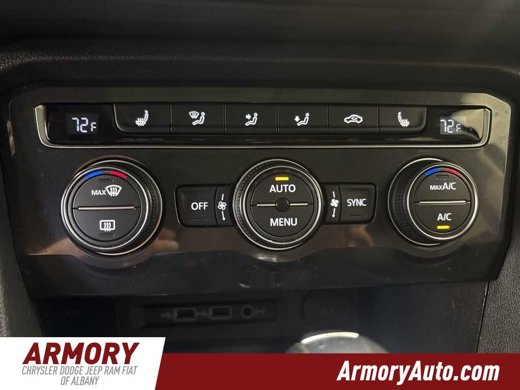 Thumbnail: 2018 Volkswagen Tiguan - 21