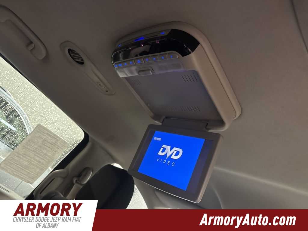 Thumbnail: 2017 Chrysler Pacifica - 36