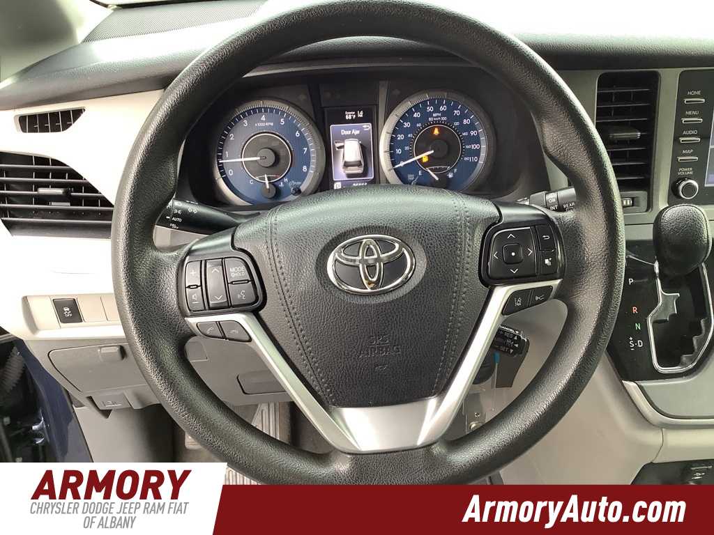 Thumbnail: 2020 Toyota Sienna - 12
