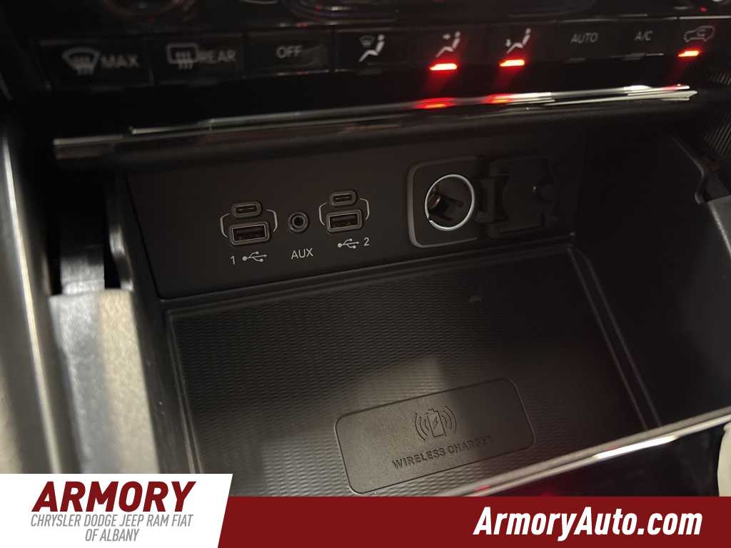 Thumbnail: 2025 Jeep Grand Cherokee - 17