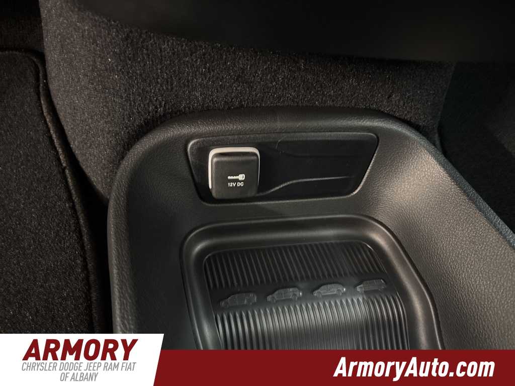 Thumbnail: 2026 Chrysler Pacifica - 18