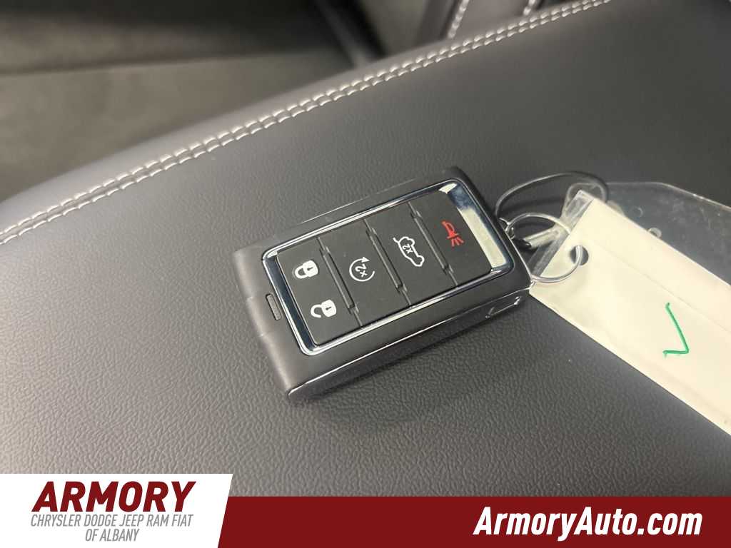 Thumbnail: 2026 Jeep Grand Cherokee - 23