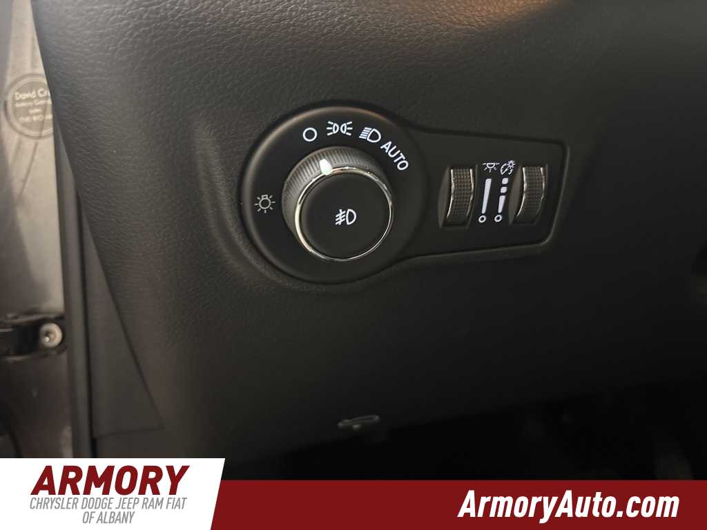 Thumbnail: 2022 Jeep Compass - 10