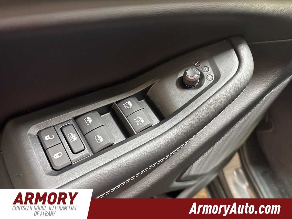 Thumbnail: 2025 Jeep Grand Cherokee - 8