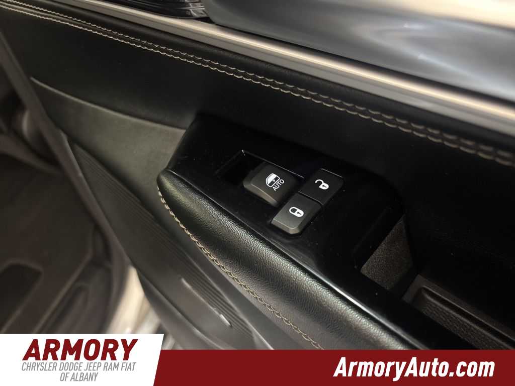 Thumbnail: 2024 Jeep Wagoneer - 42