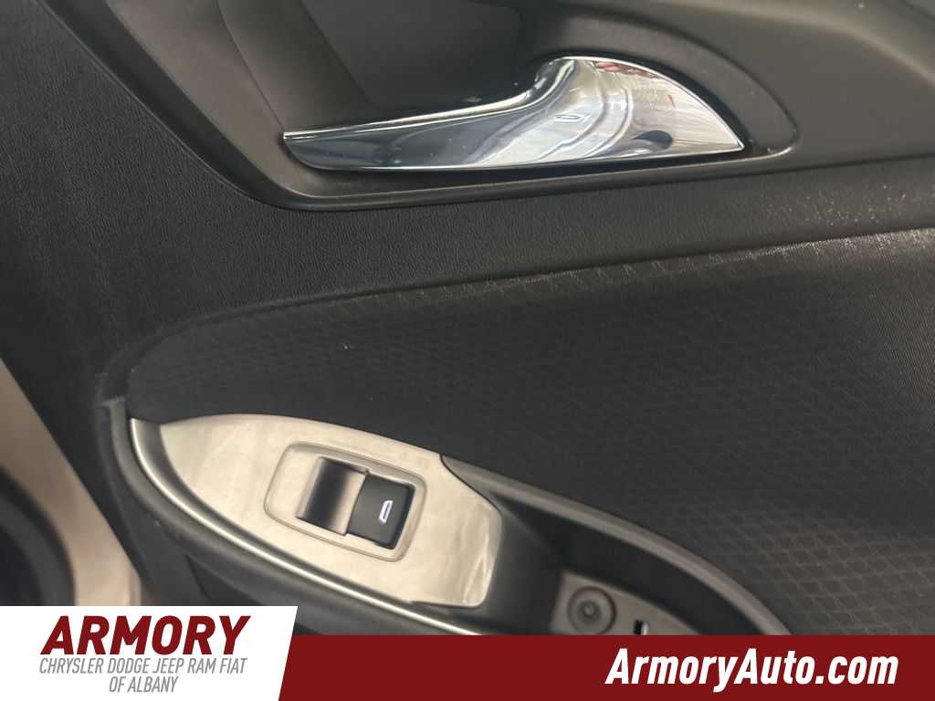 Thumbnail: 2023 Chevrolet Malibu - 30