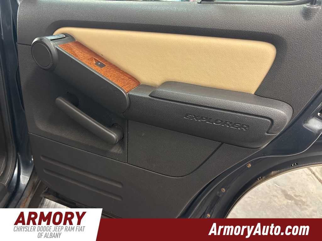 Thumbnail: 2010 Ford Explorer - 30