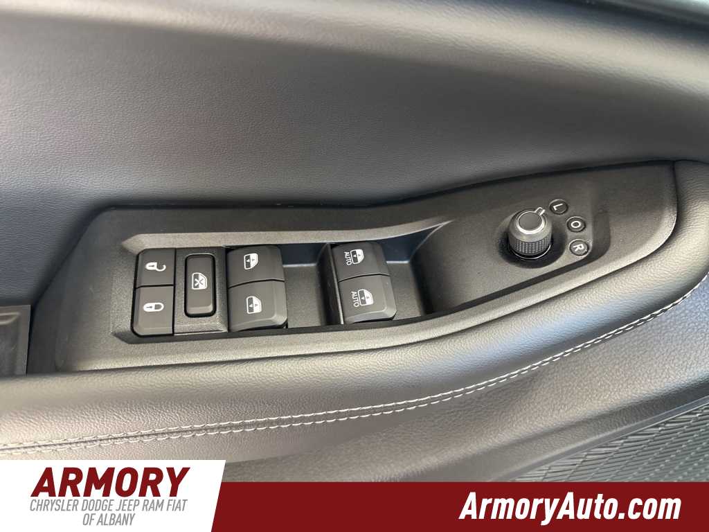 Thumbnail: 2025 Jeep Grand Cherokee - 8