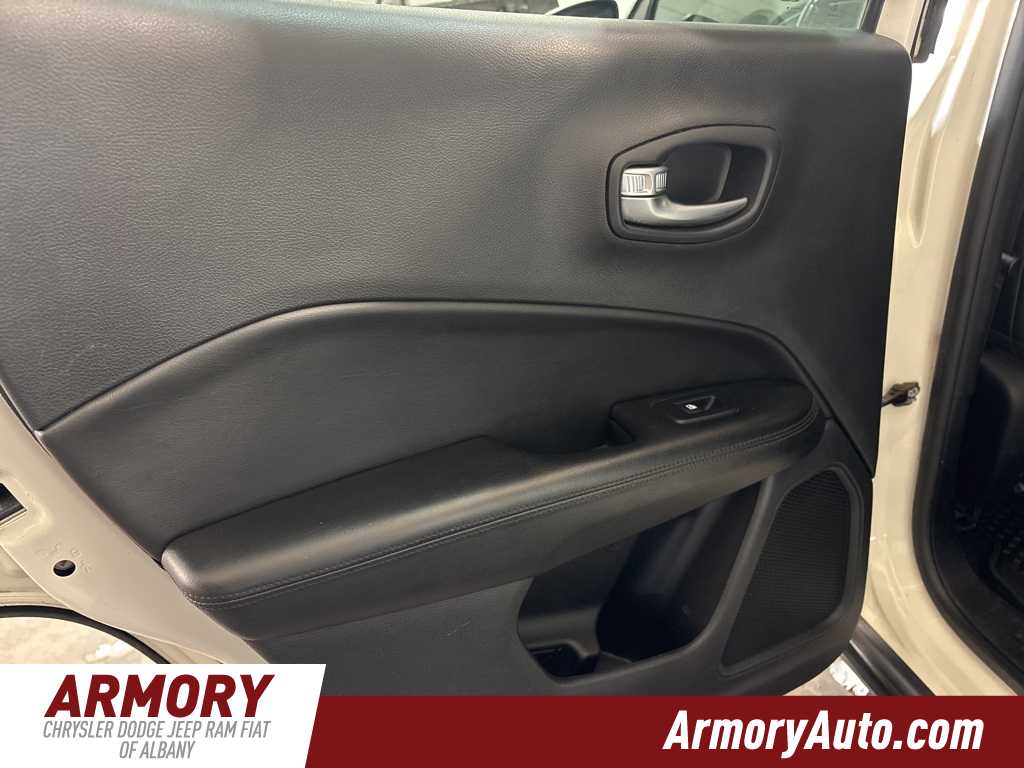 Thumbnail: 2018 Jeep Compass - 23