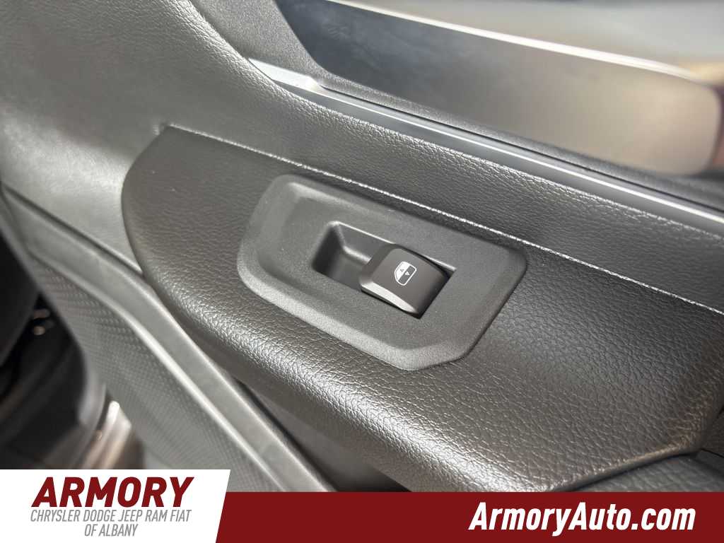 Thumbnail: 2026 RAM 1500 - 32