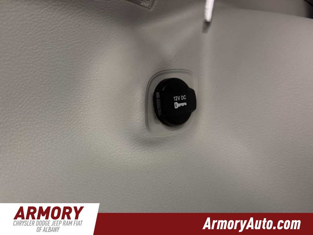 Thumbnail: 2019 Jeep Cherokee - 32