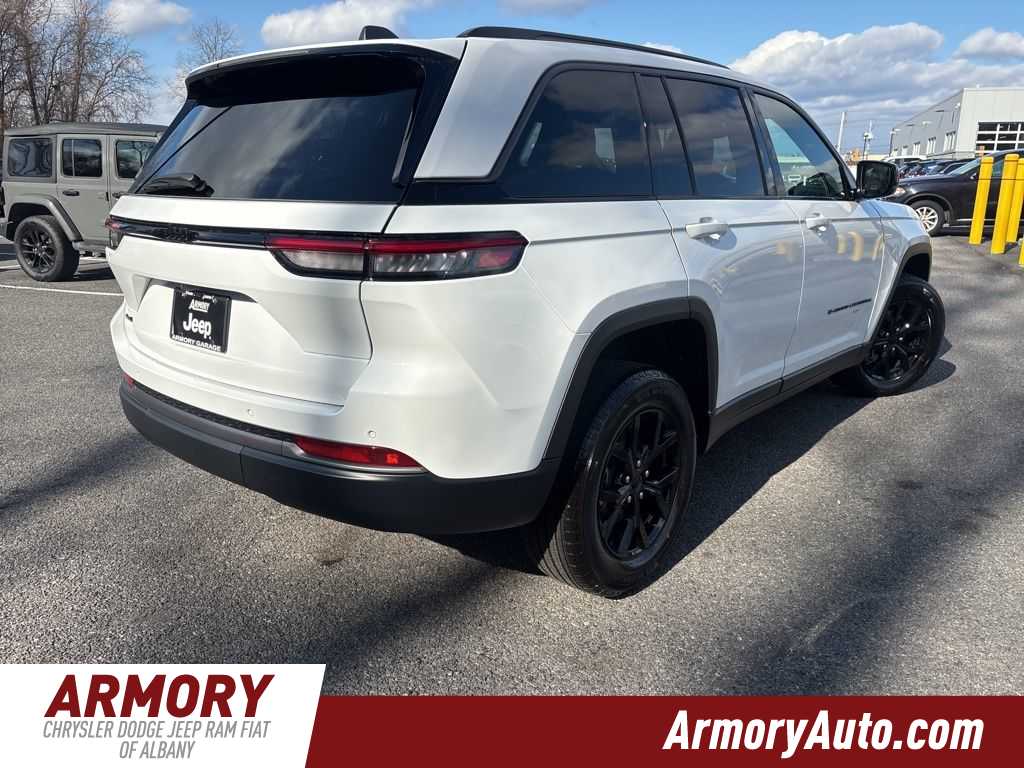 Thumbnail: 2026 Jeep Grand Cherokee - 4