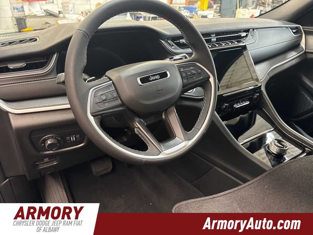 Thumbnail: 2025 Jeep Grand Cherokee - 9