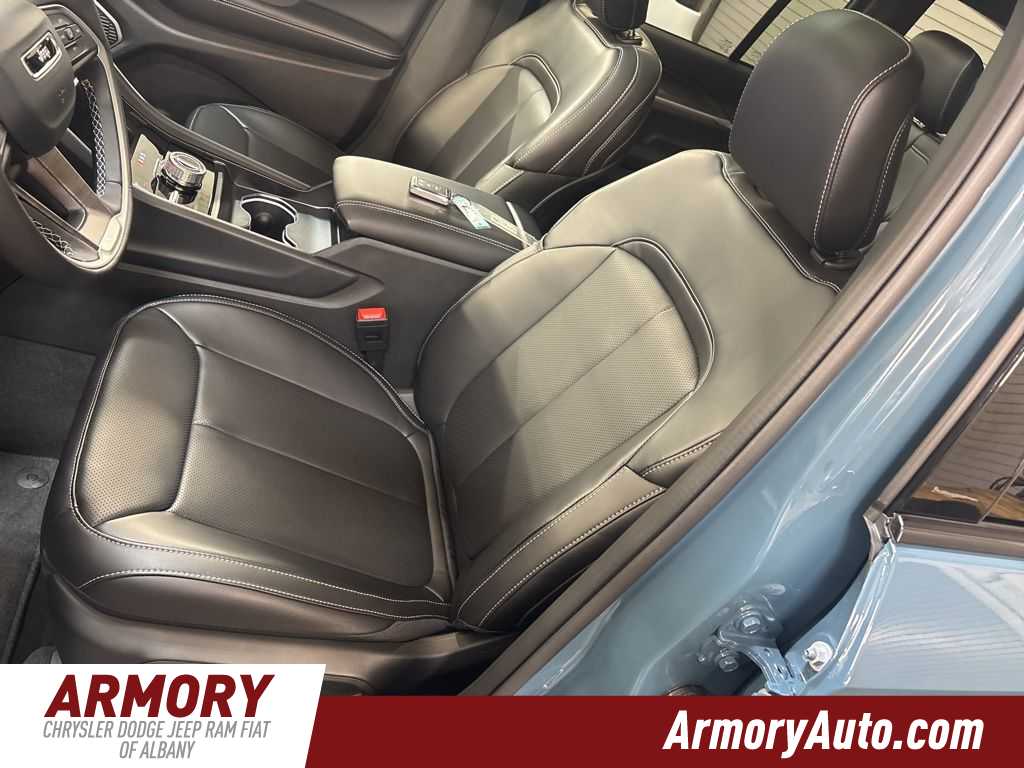 Thumbnail: 2026 Jeep Grand Cherokee - 11