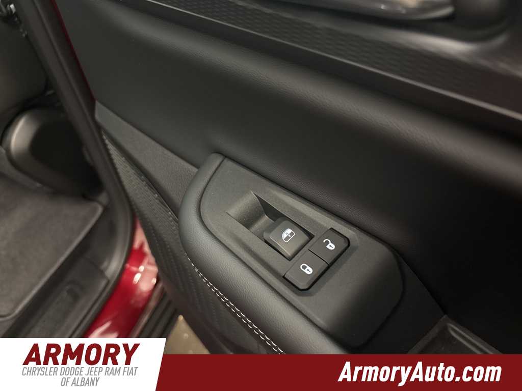 Thumbnail: 2025 Jeep Grand Cherokee - 28