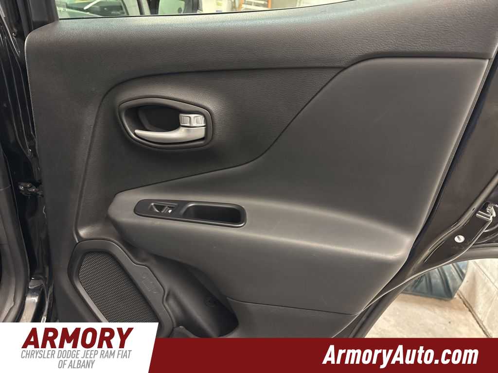 Thumbnail: 2023 Jeep Renegade - 31