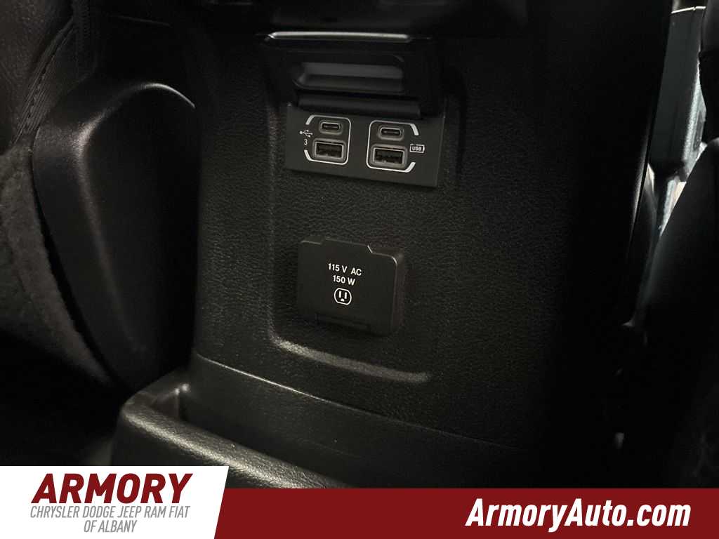 Thumbnail: 2019 Jeep Wrangler - 32