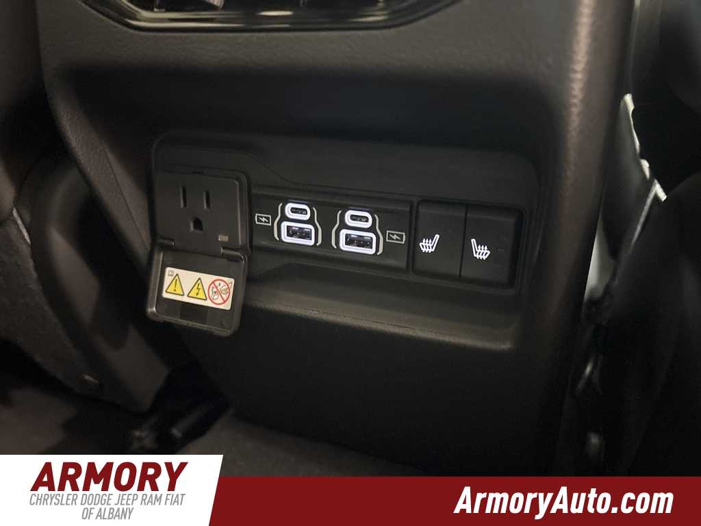 Thumbnail: 2025 Jeep Grand Cherokee - 36