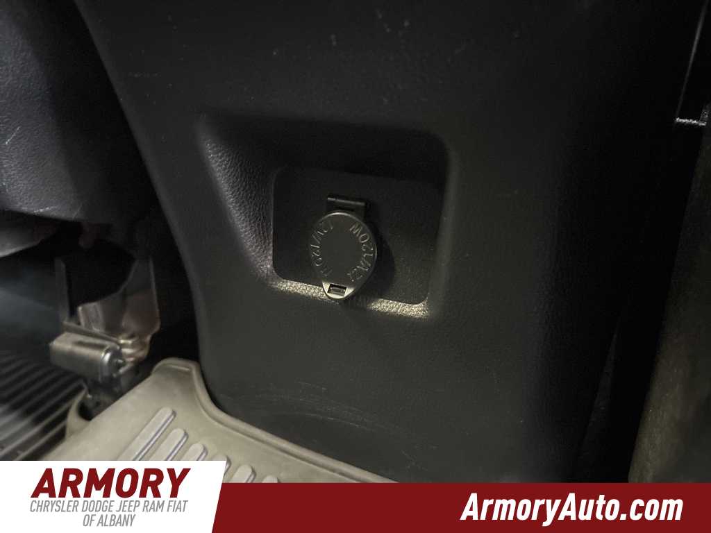 Thumbnail: 2022 Toyota RAV4 - 28