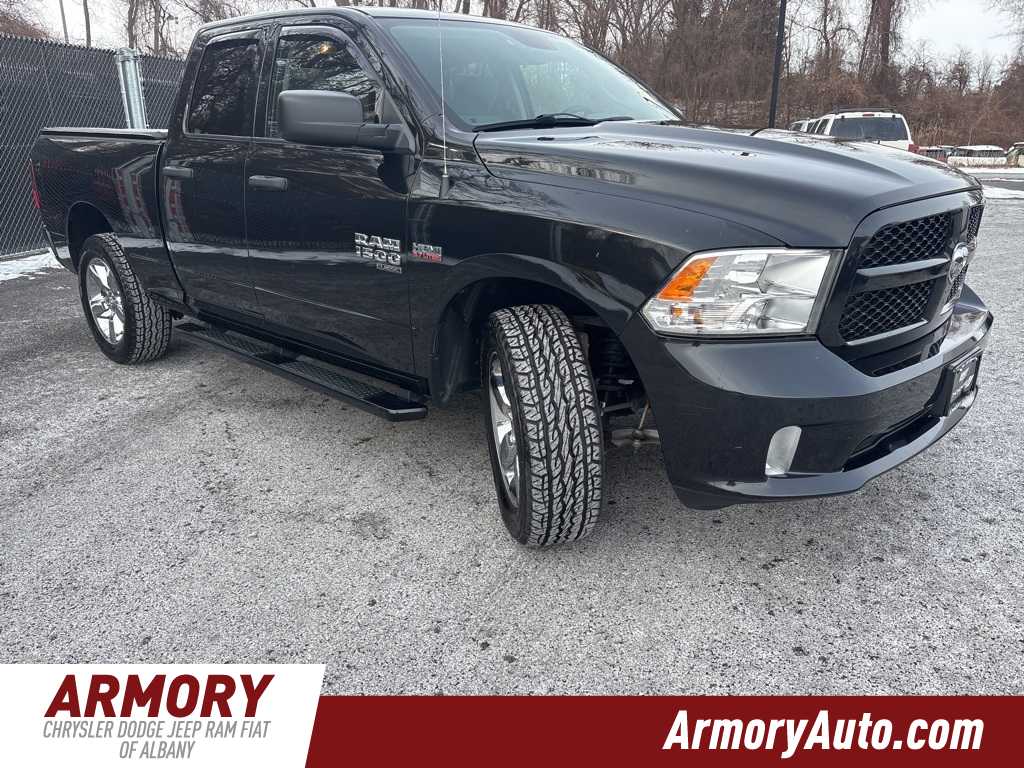 Thumbnail: 2019 RAM 1500 Classic - 3