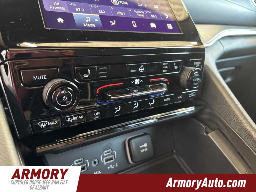 Thumbnail: 2025 Jeep Grand Cherokee L - 18