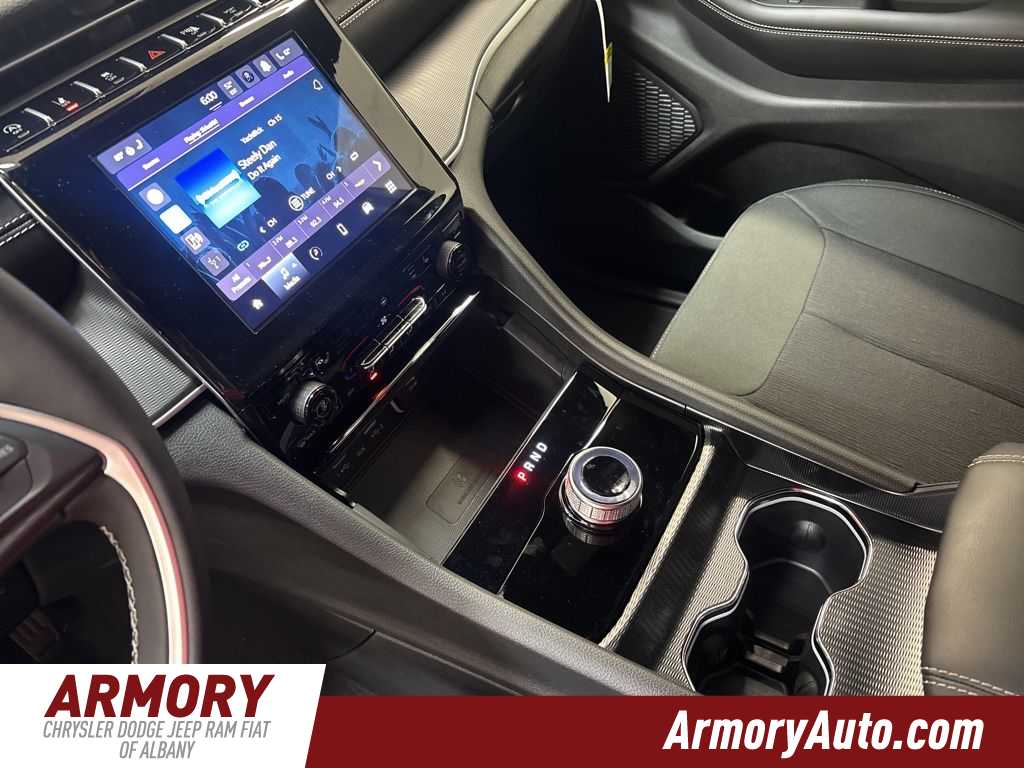 Thumbnail: 2026 Jeep Grand Cherokee - 15