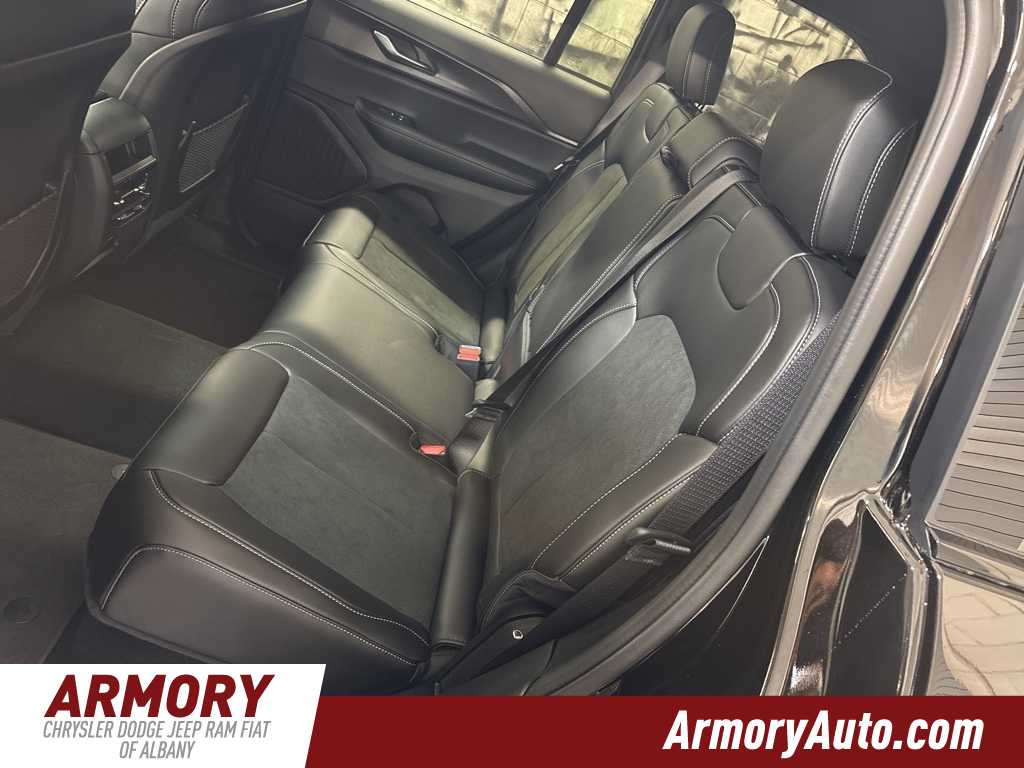 Thumbnail: 2025 Jeep Grand Cherokee - 25