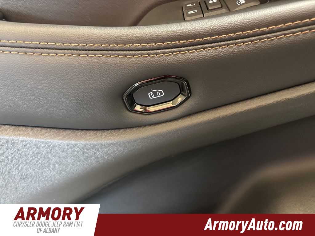 Thumbnail: 2026 Jeep Cherokee - 9