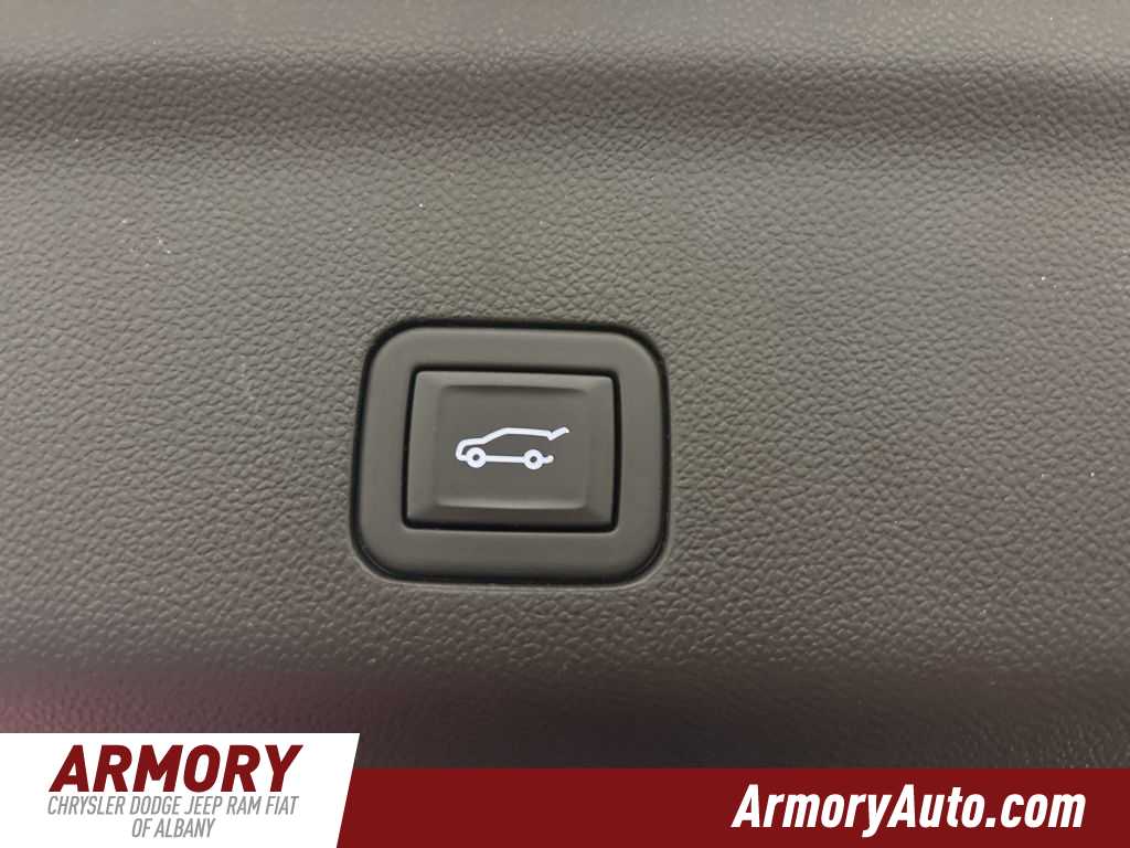 Thumbnail: 2024 Chevrolet Tahoe - 35