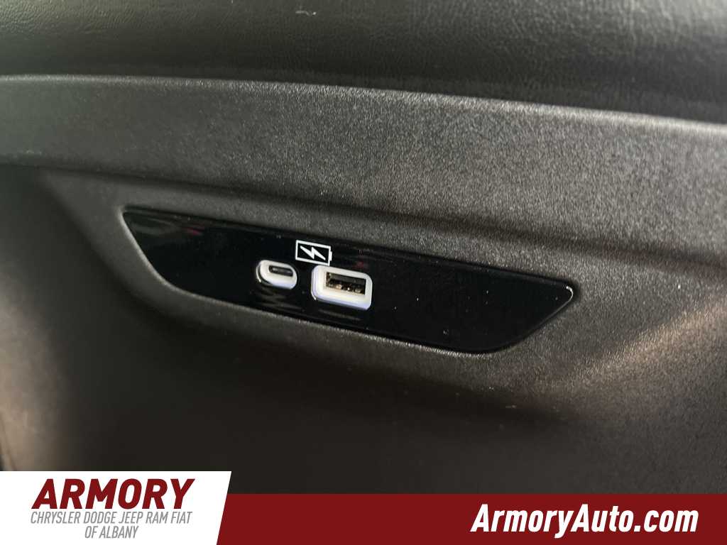Thumbnail: 2022 Chrysler Pacifica - 45