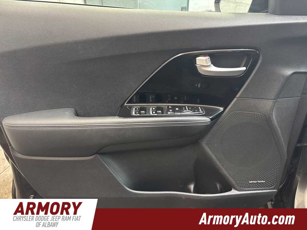 Thumbnail: 2022 Kia Niro - 7