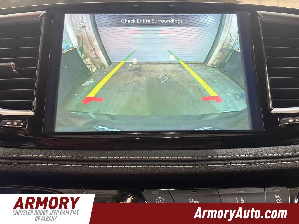 Thumbnail: 2023 Chrysler Pacifica - 17