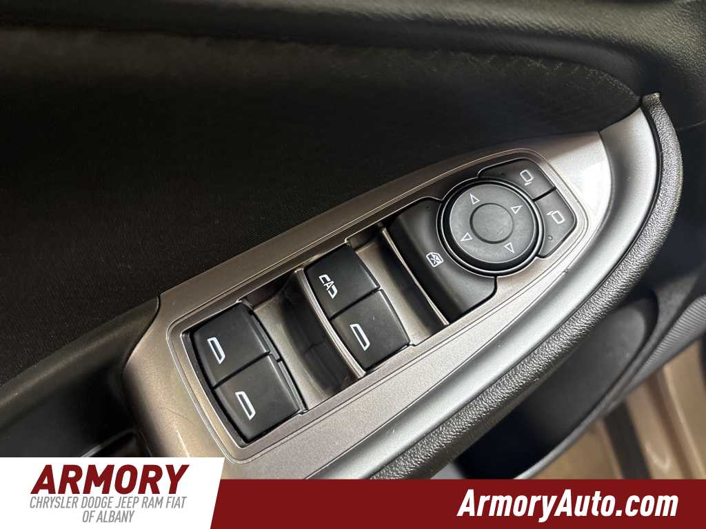 Thumbnail: 2023 Chevrolet Malibu - 8