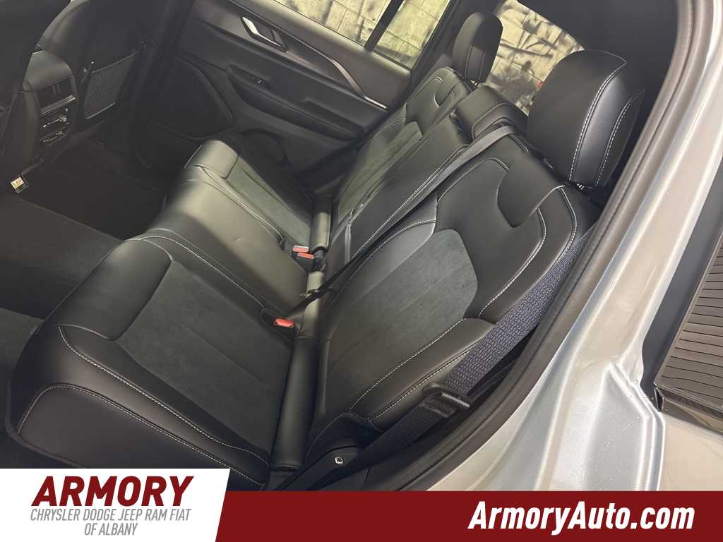 Thumbnail: 2025 Jeep Grand Cherokee - 25