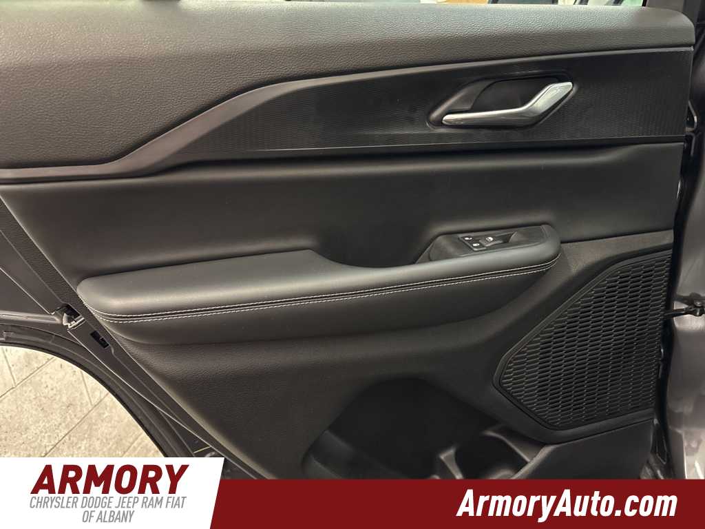 Thumbnail: 2025 Jeep Grand Cherokee - 23