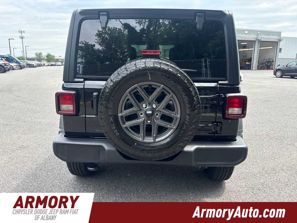Thumbnail: 2026 Jeep Wrangler - 5